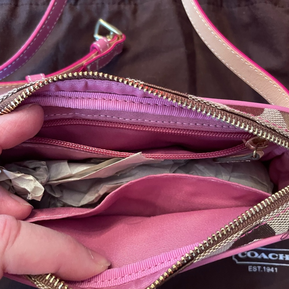 Coach NWT belt hip bag, signature pink leather trim, pink removable leather belt - Picture 4 of 12